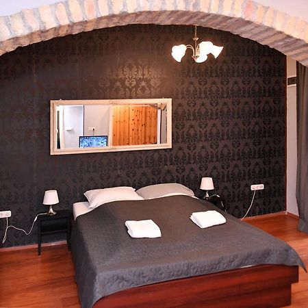 Five Seasons Vaci Utca Apartment Budapest Bagian luar foto