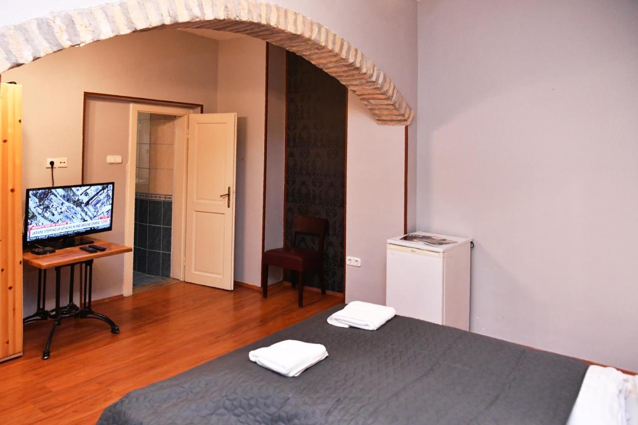 Five Seasons Vaci Utca Apartment Budapest Bagian luar foto