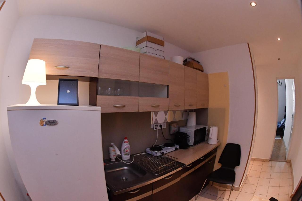 Five Seasons Vaci Utca Apartment Budapest Bagian luar foto